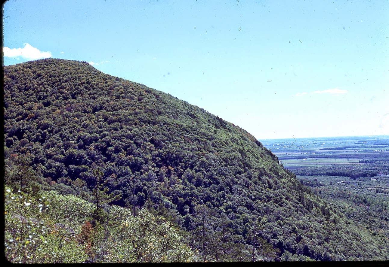 Mont_St_Hilaire_RGB